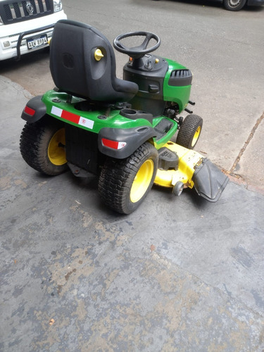 Imagen 4 de 15 de Corta Pasto John Deere