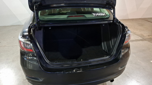 Toyota Yaris 1.5 R MID MT