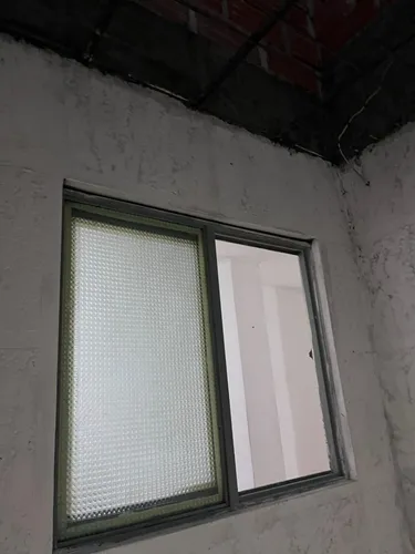 Edificio De 4 Pisos Con 3 Apartamentos Y Un Local
