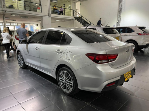 Kia Rio Zenith Automatica 4x2 Gasolina