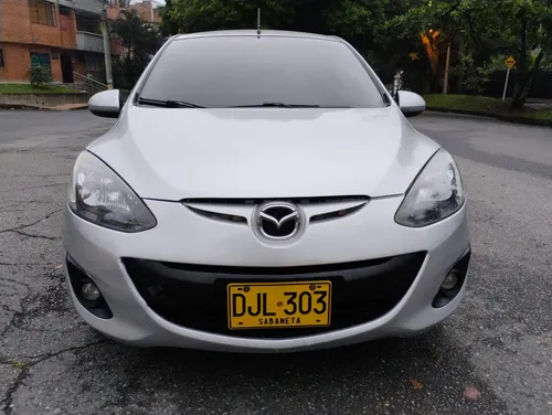 Mazda 2 Sedan Automatico