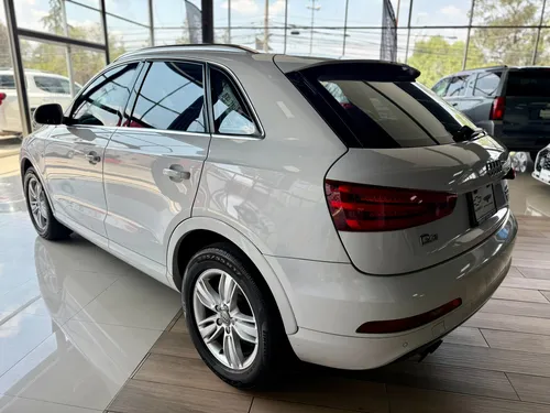 Audi Q3 2.0 Luxury 170hp S-Tronic At