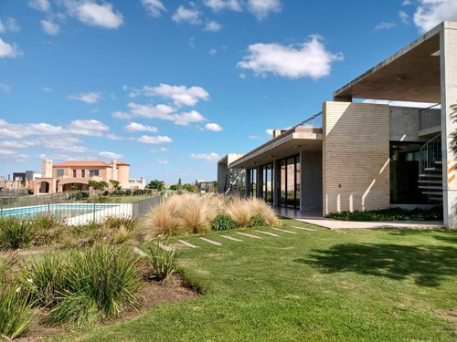 Terreno En Venta En Castaños