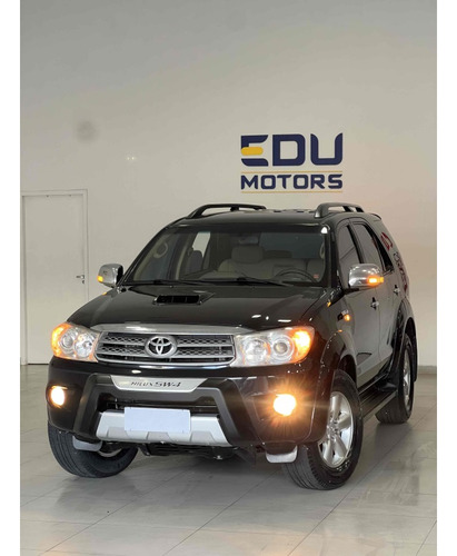 Toyota Hilux SW4 3.0 SRV 4X4 7 LUGARES 16V TURBO INTERCOOLER DIESEL 4P AUTOMÁTICO