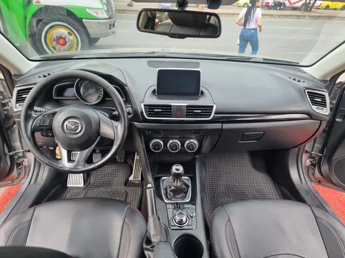 Mazda 3 TOURING 2.0 MT
