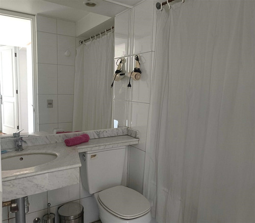 Departamento En Arriendo De 2 Dorm. En Las Condes