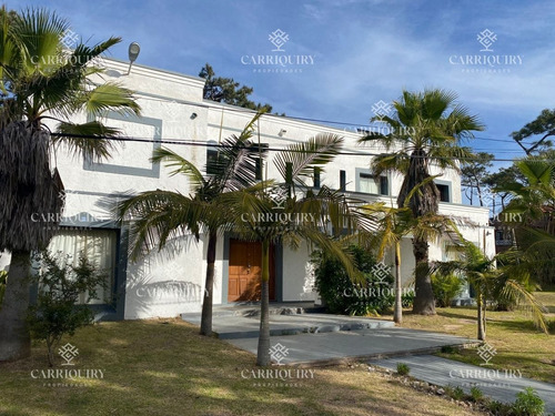 Imagen 2 de 10 de Casa En Venta 4 Dormitorios