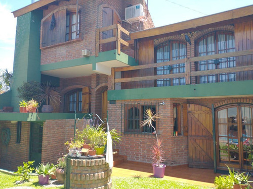 Imagen 1 de 19 de Casa Chalet - Impecable - 4 Ambientes - Castelar Norte - Venta - Permuta