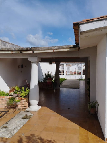 Imagen 3 de 11 de Jap-cod891 Venta Casa En Los Bucares 380 Mts2 Calle Cerrada