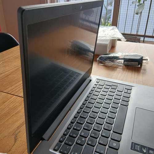Notebook Lenovo Ideapad S145, 8gb Ram, 500gb Memoria Plateado (Usado)
