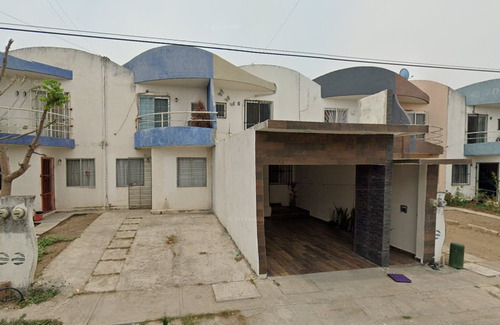 Sk18 - Casa En Venta En Talquezal 633, 91808 Los Torrentes, Veracruz (remate Bancario)