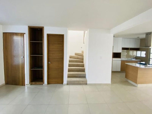 Imagen 2 de 10 de Casa Sola En Venta Campos Elíseos