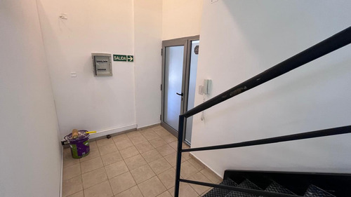 Cerro Venta Oficina Con Una Cochera A Metros Mujer Urbana