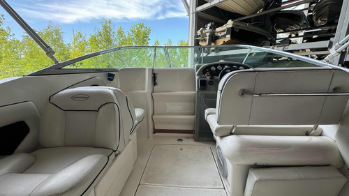 Lancha Cuddy Canestrari 215 V8 2011 Mercruiser Alpha One