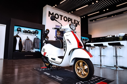 Imagen 7 de 18 de Vespa Gts Super 300 Racing Sixties Disponible Ya