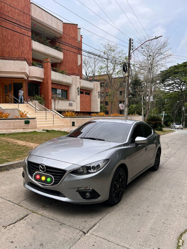 Mazda 3 2.0 Touring