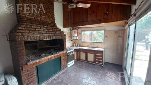 Imagen 28 de 30 de Venta Casa 5 Ambientes Con Cochera, Fondo Con Piscina Y Quincho En Quilmes (30689)