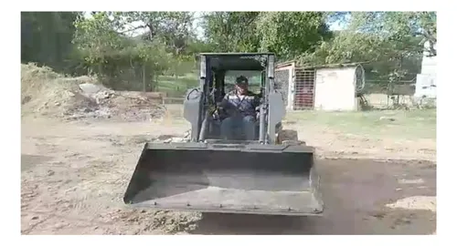 Minicargador New Holland L175 2010