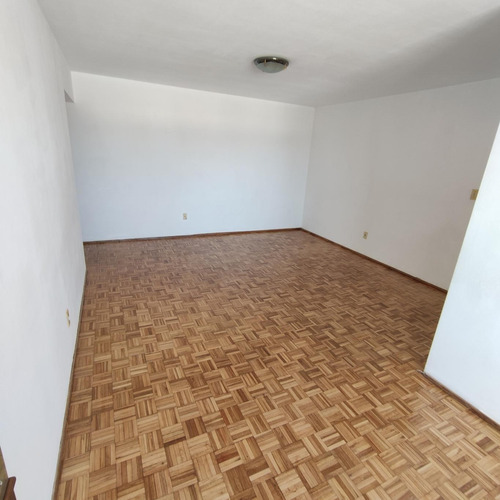 Imagen 6 de 11 de Aapartamento En Alquiler, Centro. 1 Dormitorio.