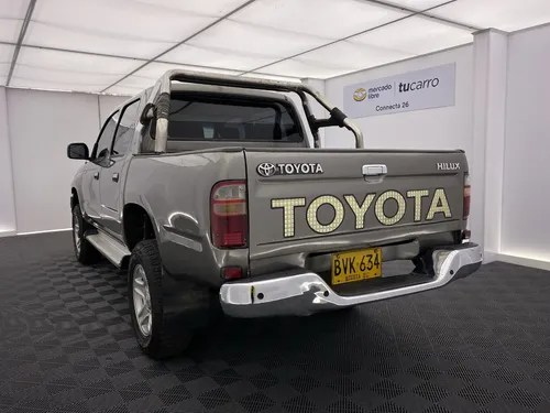 Toyota Hilux 2.4 Ex