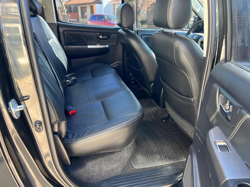 Toyota Hilux 3.0 Cd Srv Cuero 171cv 4x2