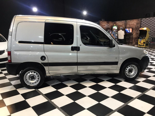 Peugeot Partner 1.6 Hdi Confort 2015 Gris Ljz
