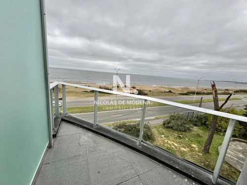 Frente Al Mar Apartamento En Venta De 2 Dormitorios En Mansa Con Parrillero Propio
