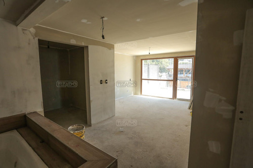 Departamento En Venta Ubicado En Centro De Bariloche, Bariloche