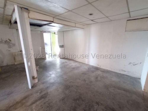 Casa En Esquina En Pleno Centro De La Ciudad De Cagua Estado Aragua Cuenta Con 705 Mtrs2, Con Gran Potencial Para Proyecto 23-32259 Irrr