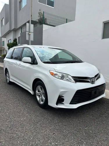 Toyota Sienna 3.5 Le At