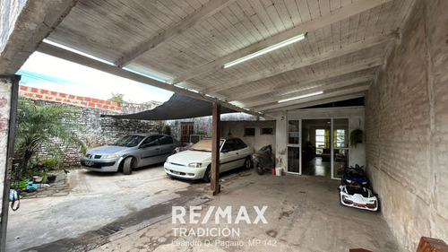 Casa Venta Dos Ambientes Con Patio, Resistencia