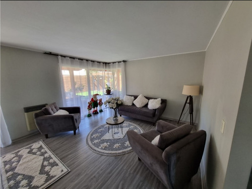 Propiedad Completamente Remodelada, Gran Oportunidad, Estanc