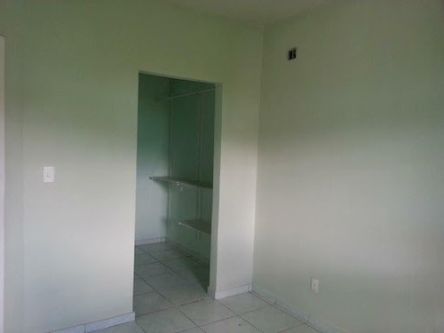 Imagem 6 de 16 de Maravilhosa Casa 3 Quartos. Amplo Quintal, Garagem E Varanda - Filadelfia - Ca0070