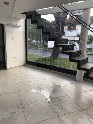 Local - La Plata