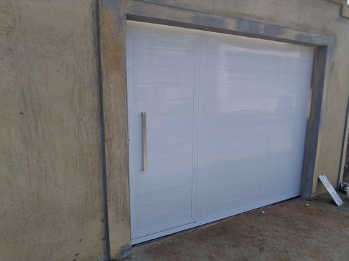 Portão De Garagem Em Alumínio Com Social Embutido