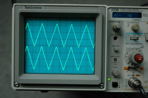 Osciloscopio Tektronix Con Dmm Único (Usado)