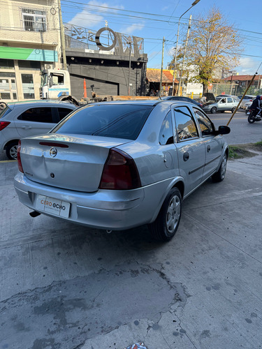 Chevrolet Corsa 1.8 Gl Aa Dh 4P