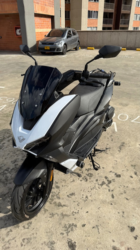 Victory Black 2024 - Como Nueva