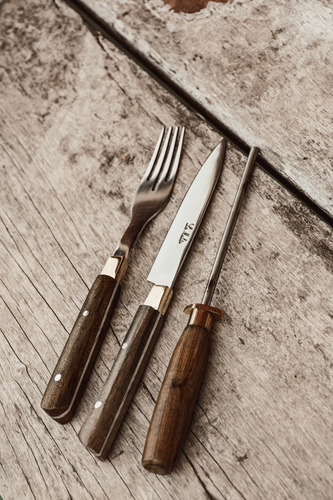 Imagen 5 de 9 de Conjunto Artesanal Cuchillo Tenedor Y Chaira De Mesa 11x3