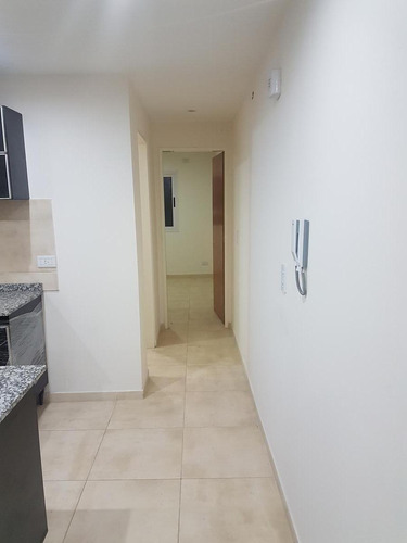 Imagen 7 de 11 de Departamento 2 Ambientes Con Cochera - Calle 31 Al 4200 - Villa España