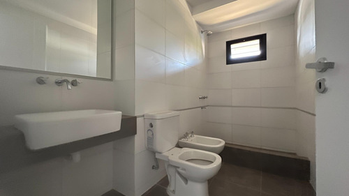 Imagen 7 de 15 de Chalet A Estrenar De 4 Ambientes En Venta En Ituzaingó Norte