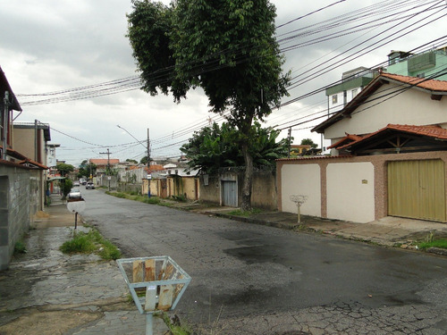 Imagem 12 de 25 de Casa À Venda, 3 Quartos, 1 Suíte, 6 Vagas, Novo Riacho - Contagem/mg - 21199