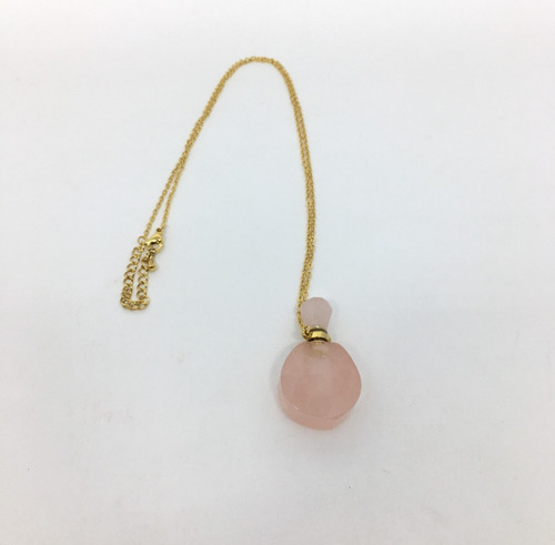 Imagem 2 de 2 de Colar Com Pingente De Frasco Quartzo Rosa