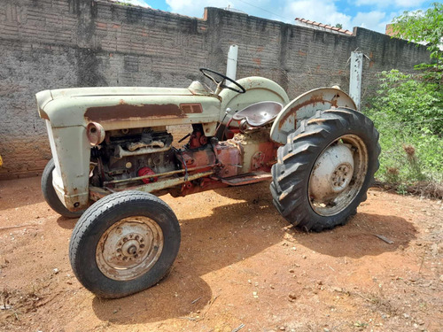 Trator Ford Motor 4 Cilindros Ano 1955 Pronto Para Restaurar