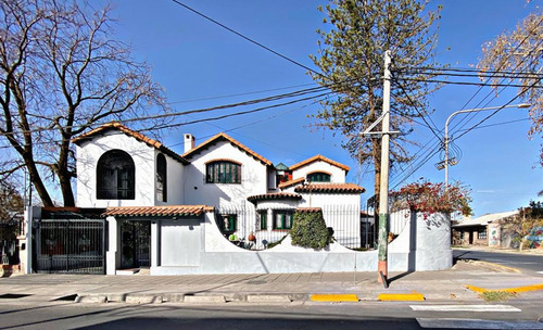 Venta Casa Estilo Colonial Con12 Dormitorios.