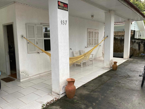 Casa De 3 Quartos, Sendo 1 Suite E 2 Quartos C Banheiro
