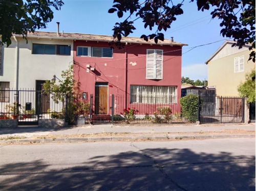 Casa En Venta De 3 Dorm. En El Bosque