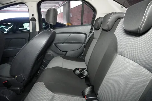 Renault Logan 1.6 Privilege / Intens