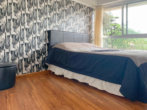 Venta De Apartamento 3 Dormitorios Con Terraza Y Jardín En Carrasco Norte