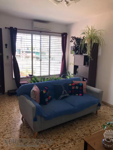 Casa En Venta, 3 Dormitorios, 1 Baño, Patio Con Parrillero Y Garaje- Guenoas-cerrito